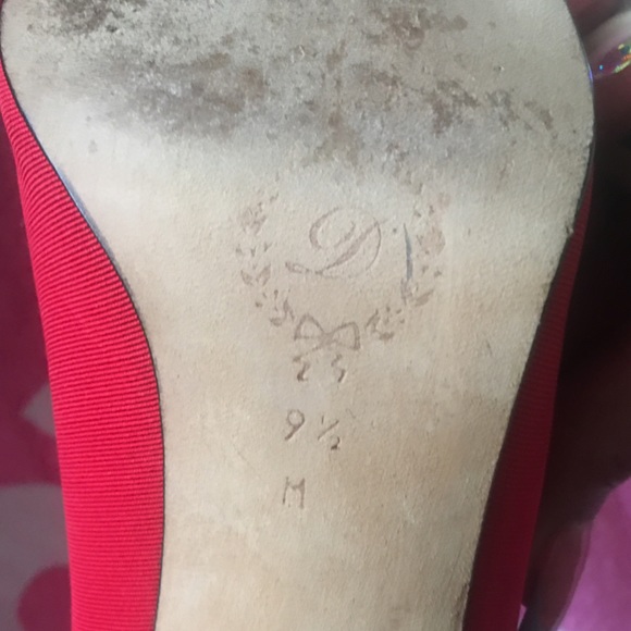 Delman heels ..RED/Black 😍 - Picture 5 of 5